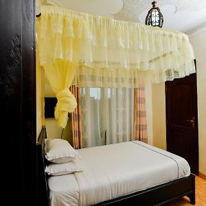 Standard Single Room Shower